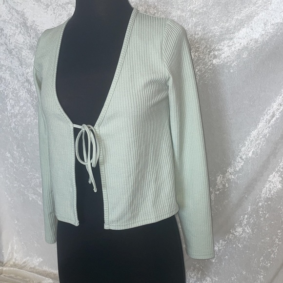 Tie front top - Picture 2 of 8